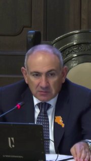 Никол Пашинян выступает на мероприятии в Мартуни (Гегаркуник)