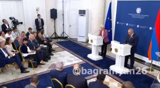 Урсула фон дер Ляйен и Никол Пашинян в Ереване, объявление помощи приграничным общинам Мартуни (Гегаркуник)