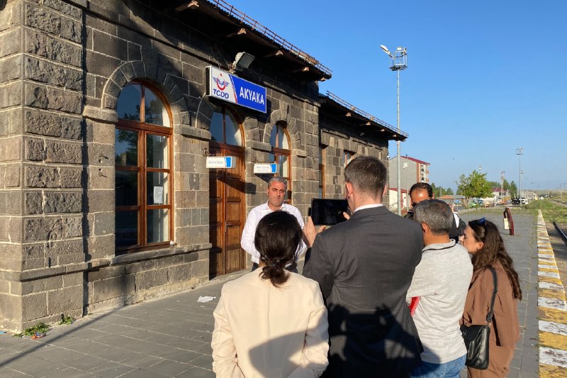 Турция восстанавливает железную дорогу к армянскому Гюмри: участок Акьяка — Гюмри готовят за 2–3 месяца