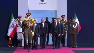 Никол Пашинян и армянская делегация отдают дань уважения в Иране