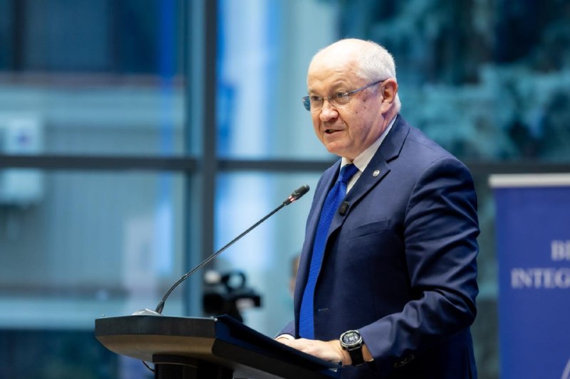 Премьер-министр Молдовы Александр Мунтяну объявляет об отставке, Мартуни