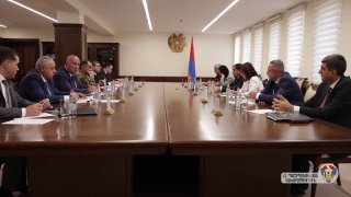 В Мартуни и Гегаркунике обсудят системные решения проблем самоубийств в ВС Армении
