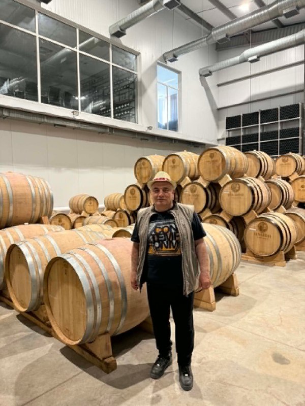 Дегустация армянского вина на винодельне Hin Areni Wine в Арени, Армения