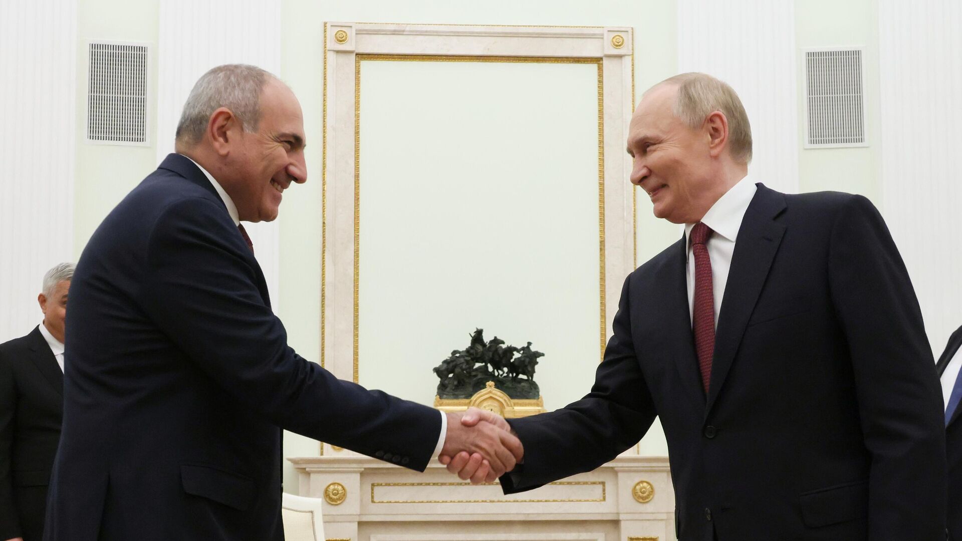 Выборы в Мартуни: Пашинян заявил о встрече с Путиным