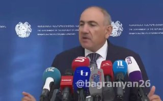 Премьер-министр Армении Никол Пашинян выступает с заявлением о железных дорогах, Мартуни