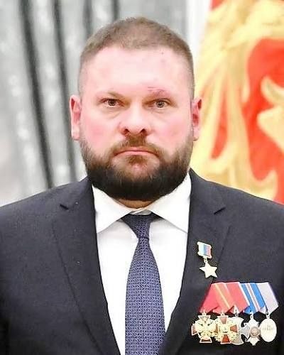 Кандидат «Единой России» Евгений Поддубный, участвующий в выборах в Мартуни (Гегаркуник), и его декларация