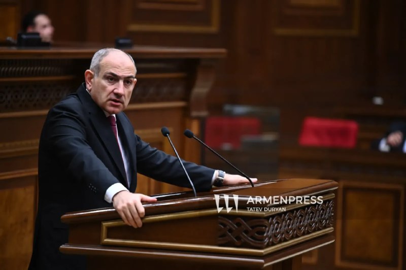 Никол Пашинян выступает в парламенте Армении, представляя программу правительства на 2026–2031 годы