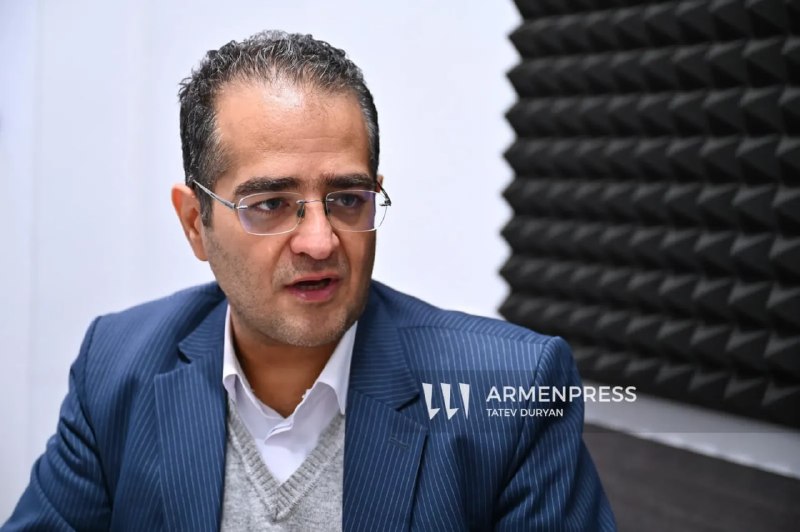 Премьер-министр Армении Никол Пашинян в Тегеране на похоронах аятоллы Хаменеи