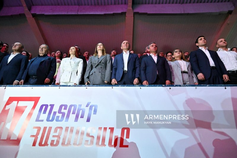 Заседание парламента Армении, связанное с решением блока «Армения» о мандатах