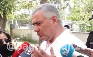 Самвел Карапетян на фоне карты Армении, Мартуни