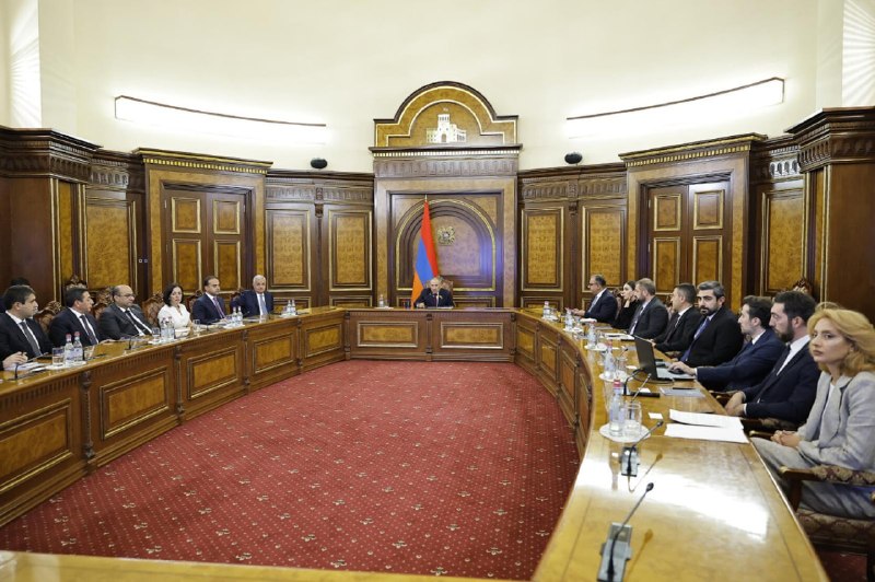 Пашинян обсудил градостроительные программы Еревана: Старый Ереван и район Фирдуси