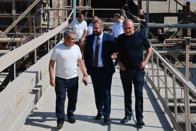 Здание ЗАО «Араратцемент» в Араратской области Армении