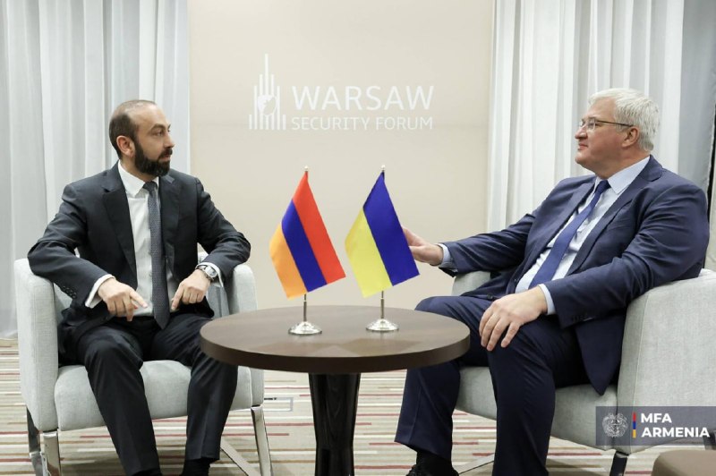 Глава МИД Украины поздравил Мирзояна с переназначением: что это значит для Мартуни