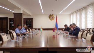 Глава Минобороны Армении Сурен Папикян принял делегацию Индии в Мартуни