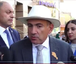 Никол Пашинян и Ален Симонян на мероприятии в Мартуни